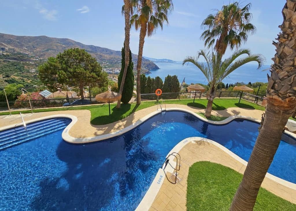 3 bedroom Semi-detached Villa for sale in Almunecar with pool garage - € 280,000 (Ref: 9830553)