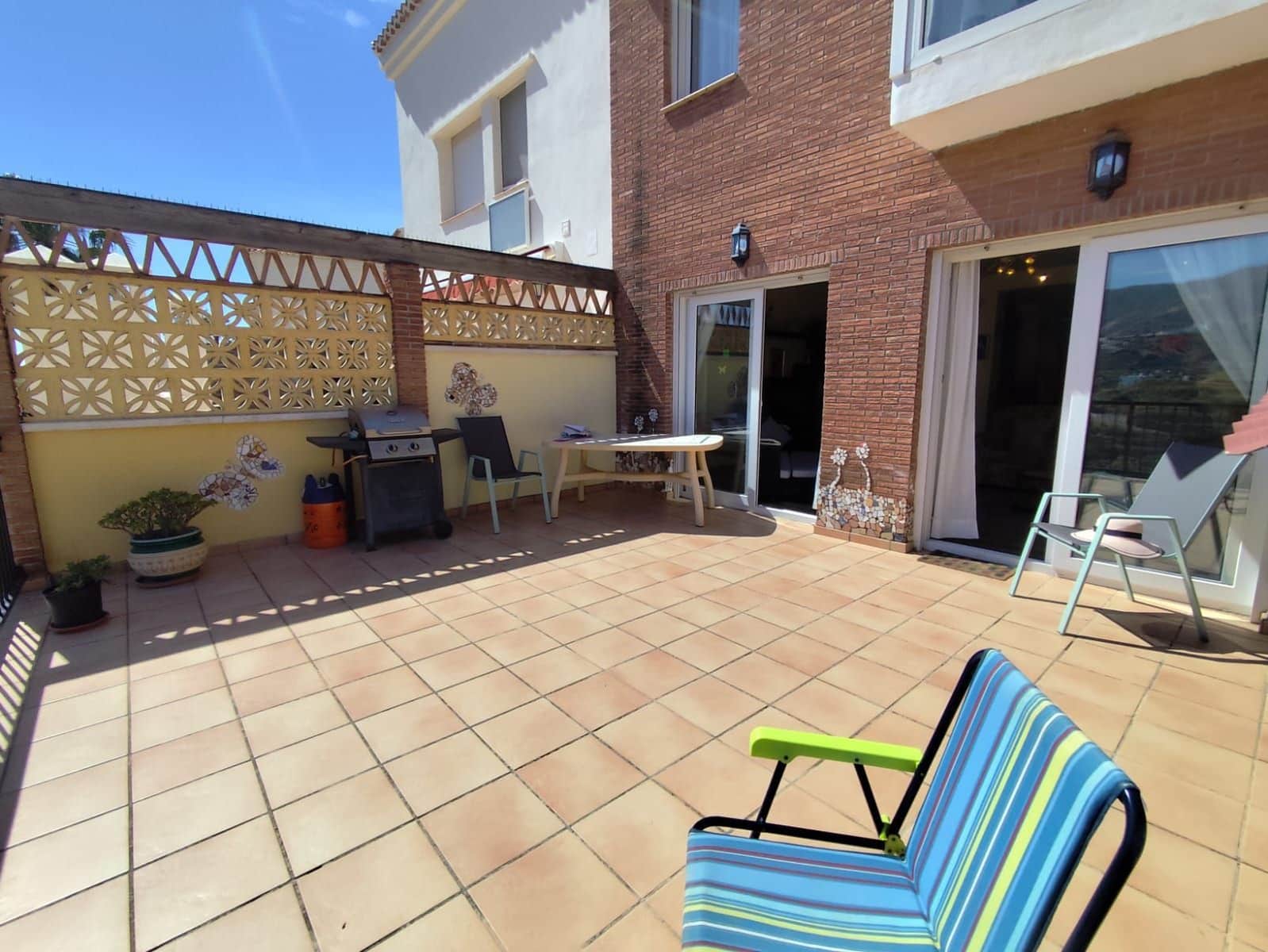 3 bedroom Semi-detached Villa for sale in Almunecar with pool garage - € 280,000 (Ref: 9830553)