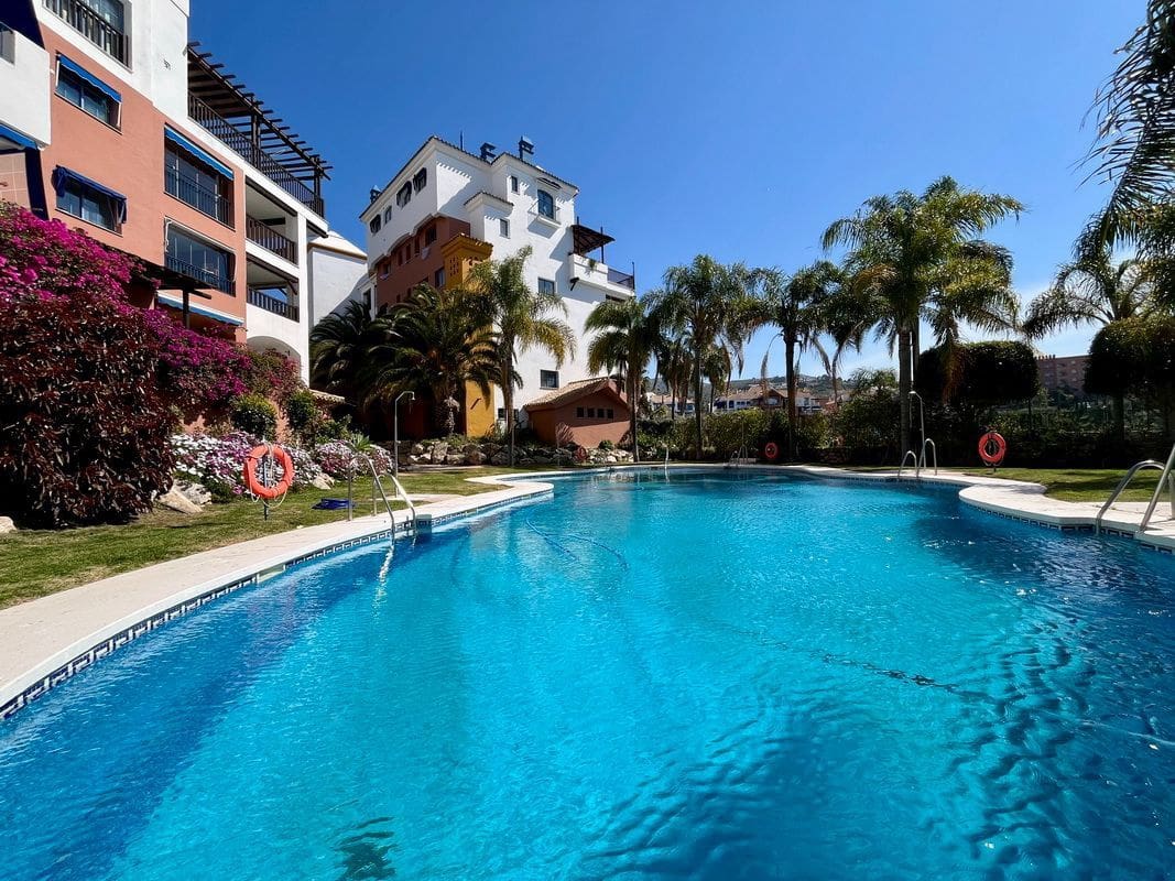 2 bedroom Apartment for sale in Almunecar with pool garage - € 358,000 (Ref: 9833178)