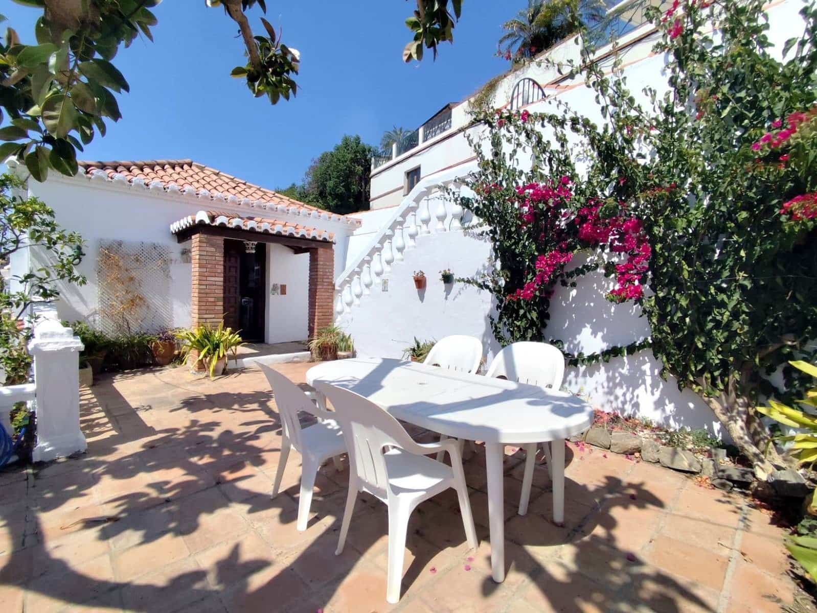 3 quarto Moradia para venda em La Herradura com piscina garagem - 640 000 € (Ref: 9891550)