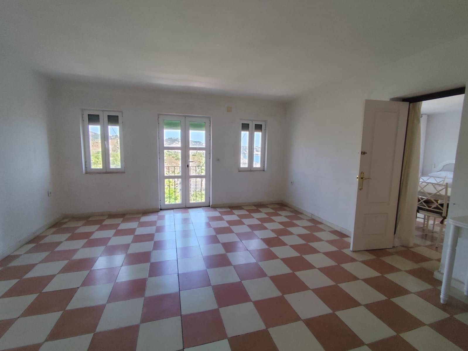 3 bedroom Villa for sale in La Herradura with pool garage - € 640,000 (Ref: 9891550)