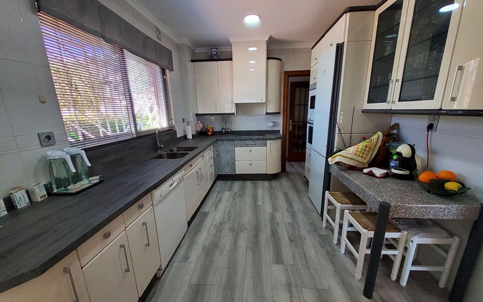 4 sypialnia Willa na sprzedaż w Almunecar z basenem garażem - 1 400 000 € (Ref: 9893660)