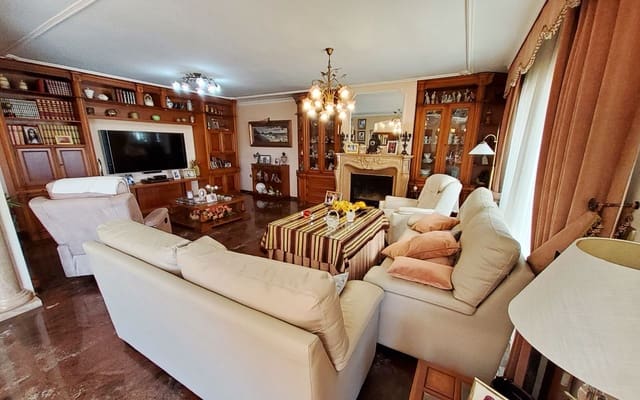 4 sypialnia Willa na sprzedaż w Almuñécar z basenem garażem - 1 400 000 € (Ref: 9893660)