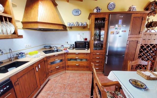 4 sypialnia Willa na sprzedaż w Almuñécar z basenem garażem - 1 400 000 € (Ref: 9893660)
