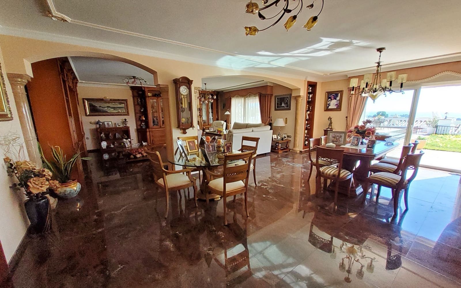 4 sypialnia Willa na sprzedaż w Almunecar z basenem garażem - 1 400 000 € (Ref: 9893660)