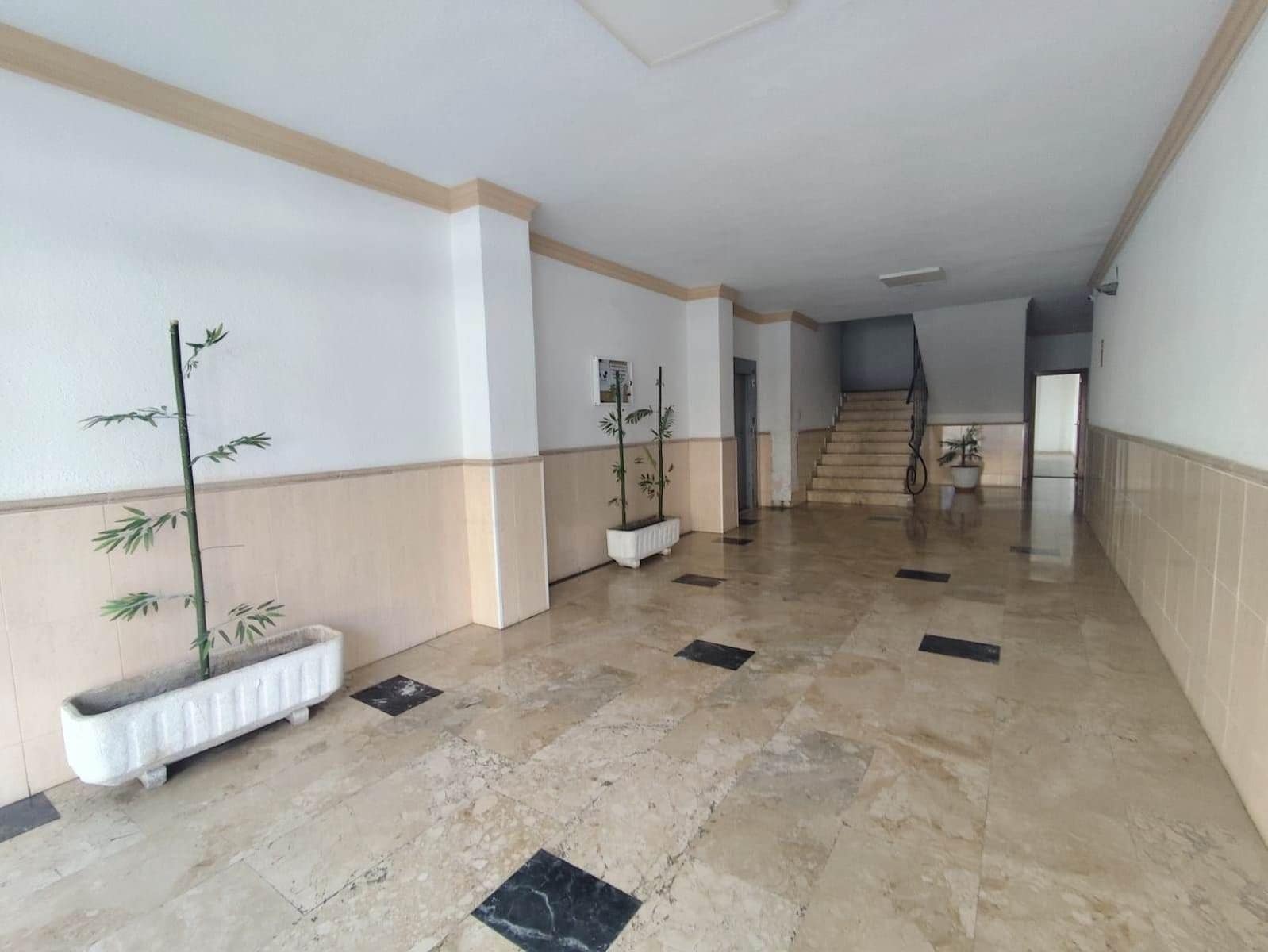 Studio for sale in Almunecar - € 105,000 (Ref: 9937459)