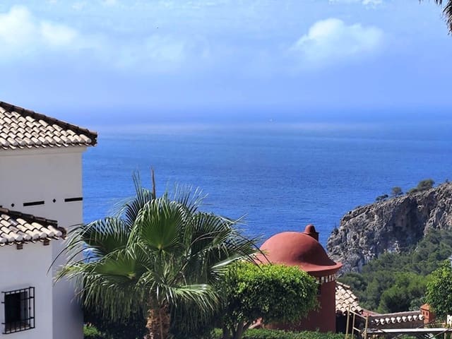 3 quarto Moradia Geminada para venda em La Herradura, Almuñécar com garagem - 325 000 € (Ref: 9950917)