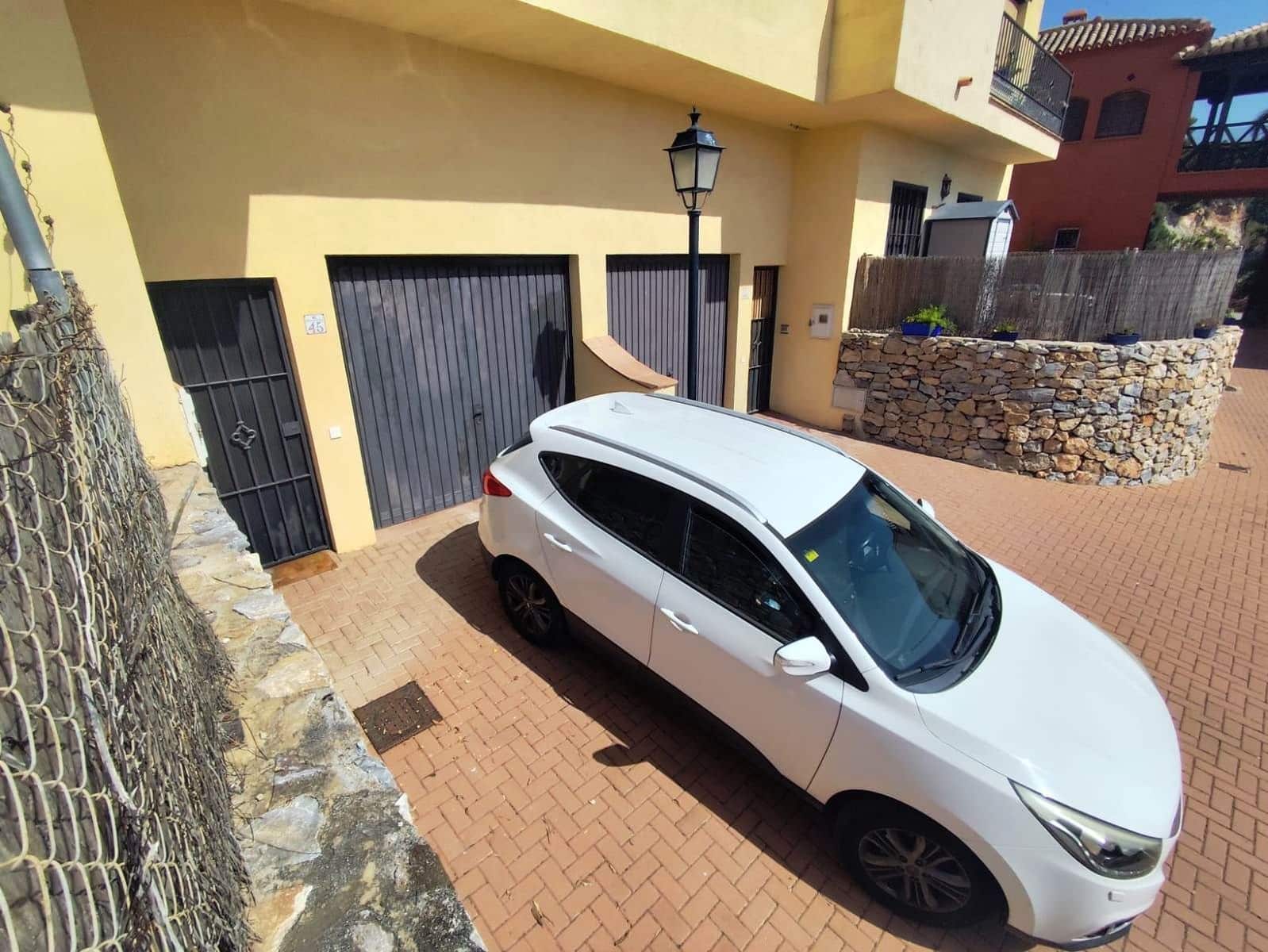 3 quarto Moradia Geminada para venda em La Herradura com garagem - 325 000 € (Ref: 9950917)