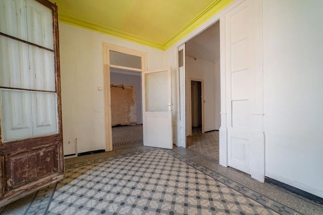 5 makuuhuone Asunto myytävänä paikassa El Raval, Barcelona kaupunki - 418 000 € (Ref: 9038294)