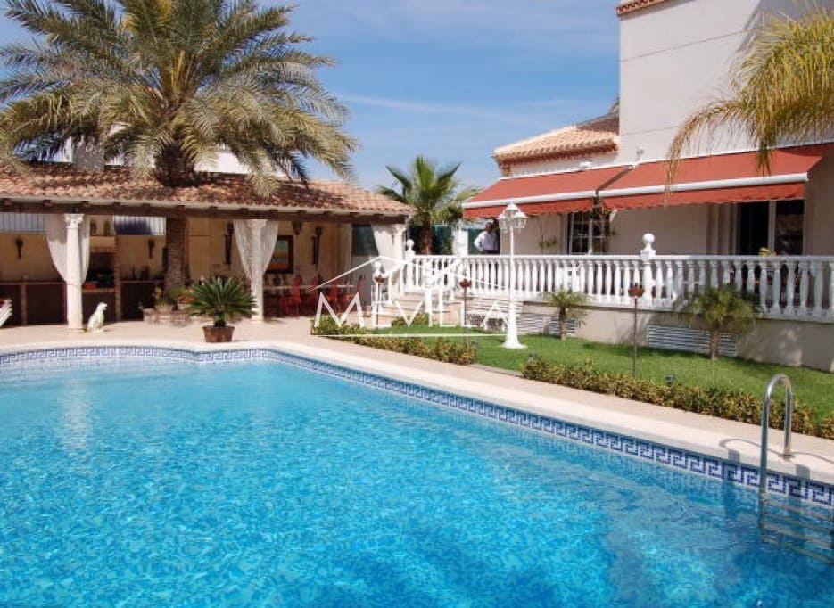 6 bedroom Villa for sale in Playa Flamenca with pool garage - € 2,100,000 (Ref: 2548213)
