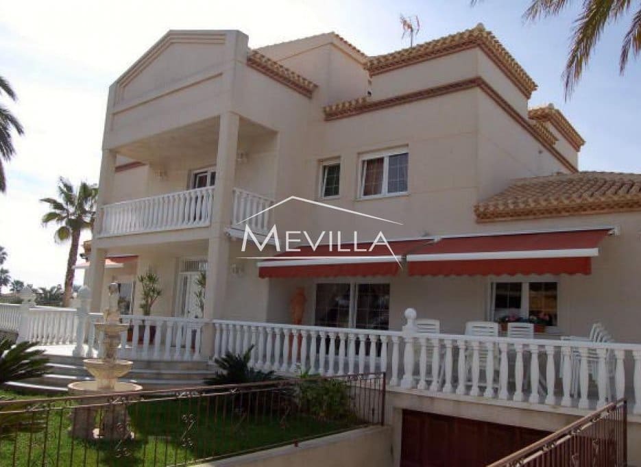 6 bedroom Villa for sale in Playa Flamenca with pool garage - € 2,100,000 (Ref: 2548213)