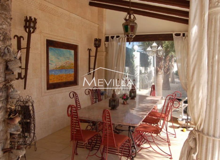 6 bedroom Villa for sale in Playa Flamenca with pool garage - € 2,100,000 (Ref: 2548213)