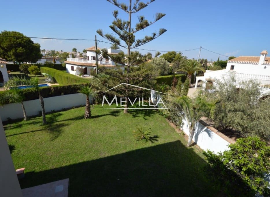 6 Zimmer Villa zu verkaufen in Cabo Roig mit Pool Garage - 1.700.000 € (Ref: 2548249)