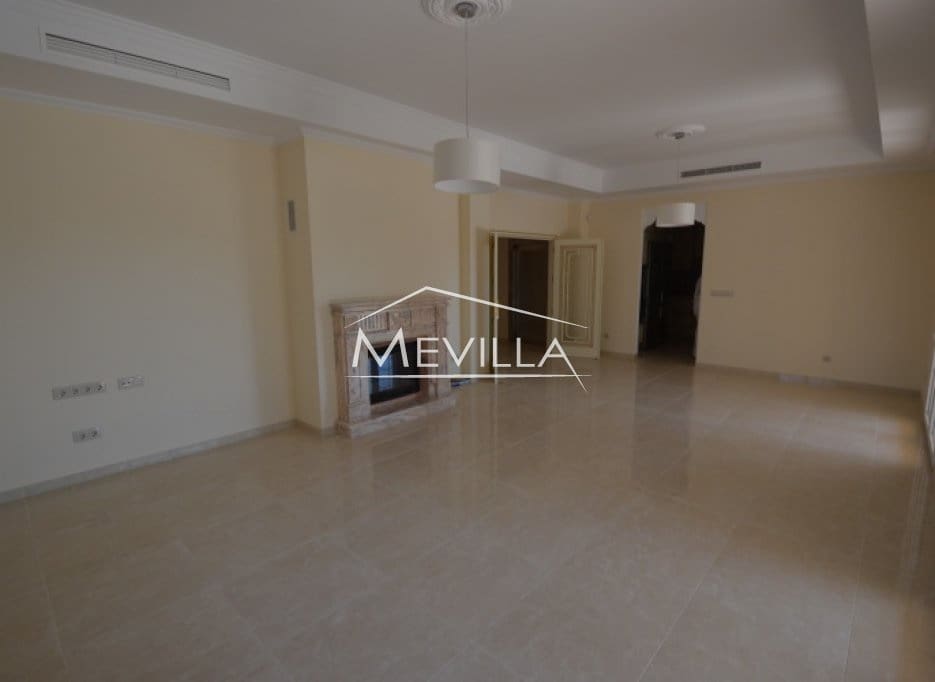 6 Zimmer Villa zu verkaufen in Cabo Roig mit Pool Garage - 1.700.000 € (Ref: 2548249)