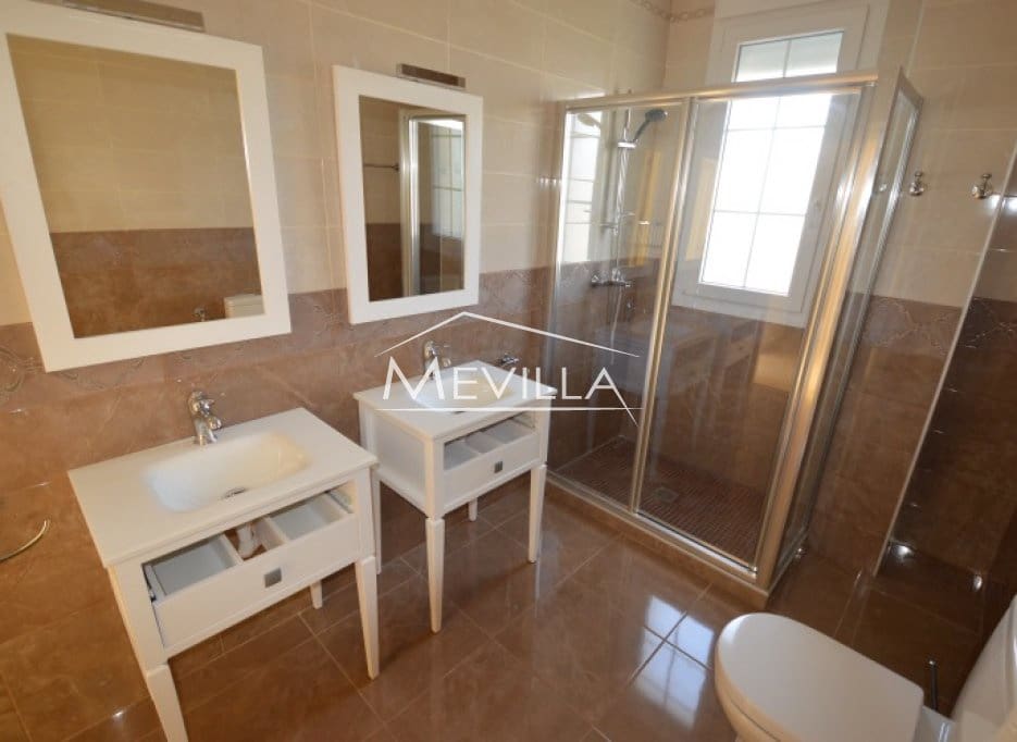 6 Zimmer Villa zu verkaufen in Cabo Roig mit Pool Garage - 1.700.000 € (Ref: 2548249)