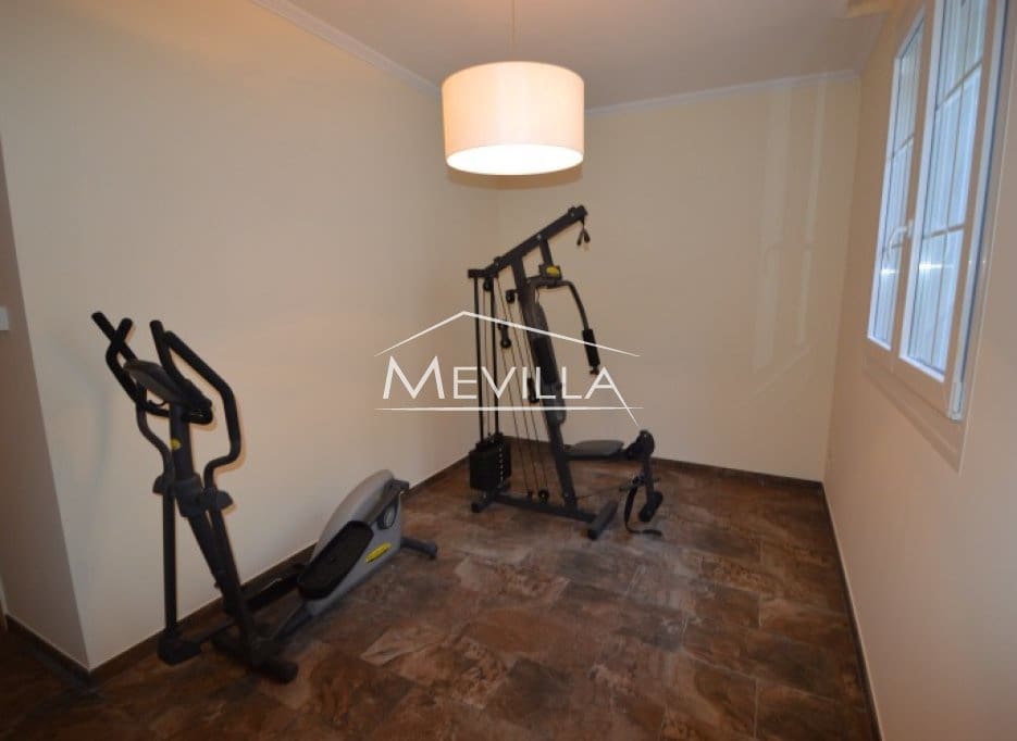 6 Zimmer Villa zu verkaufen in Cabo Roig mit Pool Garage - 1.700.000 € (Ref: 2548249)