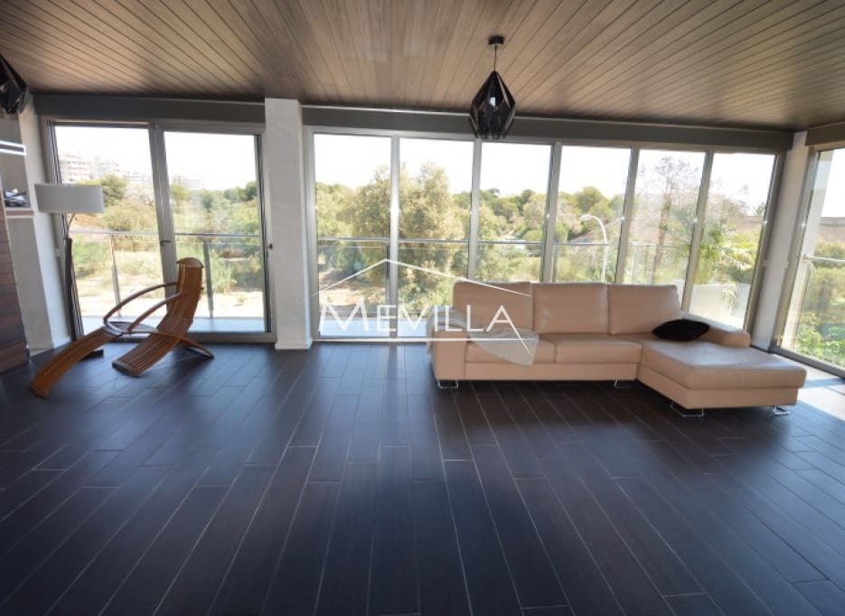 5 sypialnia Willa na sprzedaż w Campoamor z basenem garażem - 1 900 000 € (Ref: 2655420)