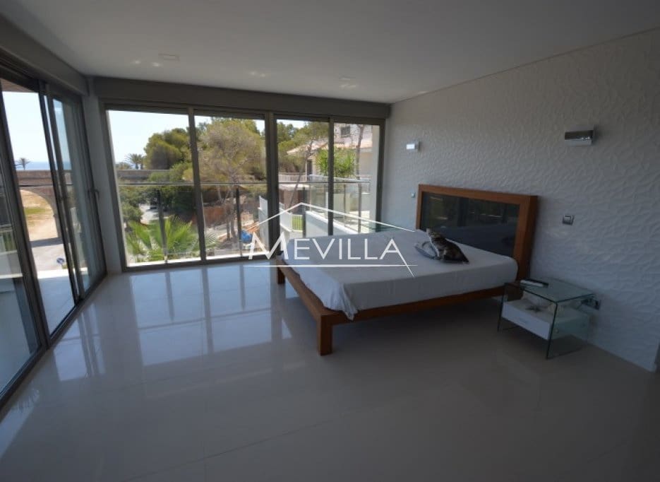 5 sypialnia Willa na sprzedaż w Campoamor z basenem garażem - 1 900 000 € (Ref: 2655420)