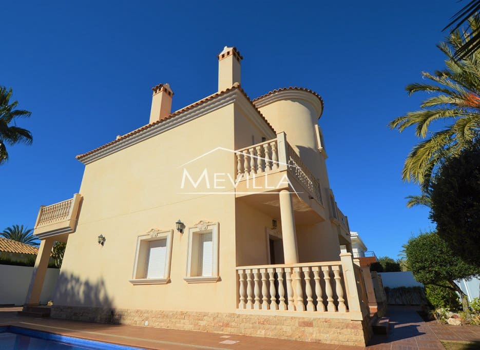4 slaapkamer Villa te koop in Cabo Roig met zwembad garage - € 950.000 (Ref: 3233106)