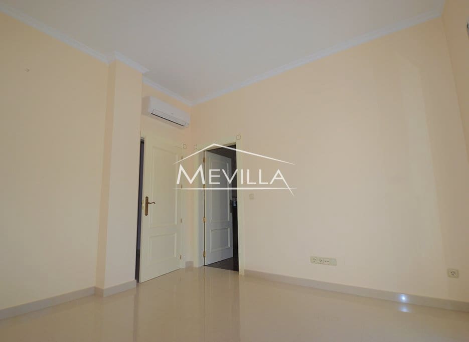 4 slaapkamer Villa te koop in Cabo Roig met zwembad garage - € 950.000 (Ref: 3233106)