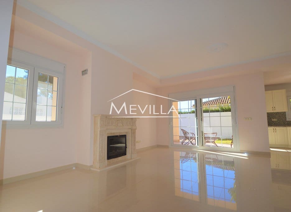 4 slaapkamer Villa te koop in Cabo Roig met zwembad garage - € 950.000 (Ref: 3233106)