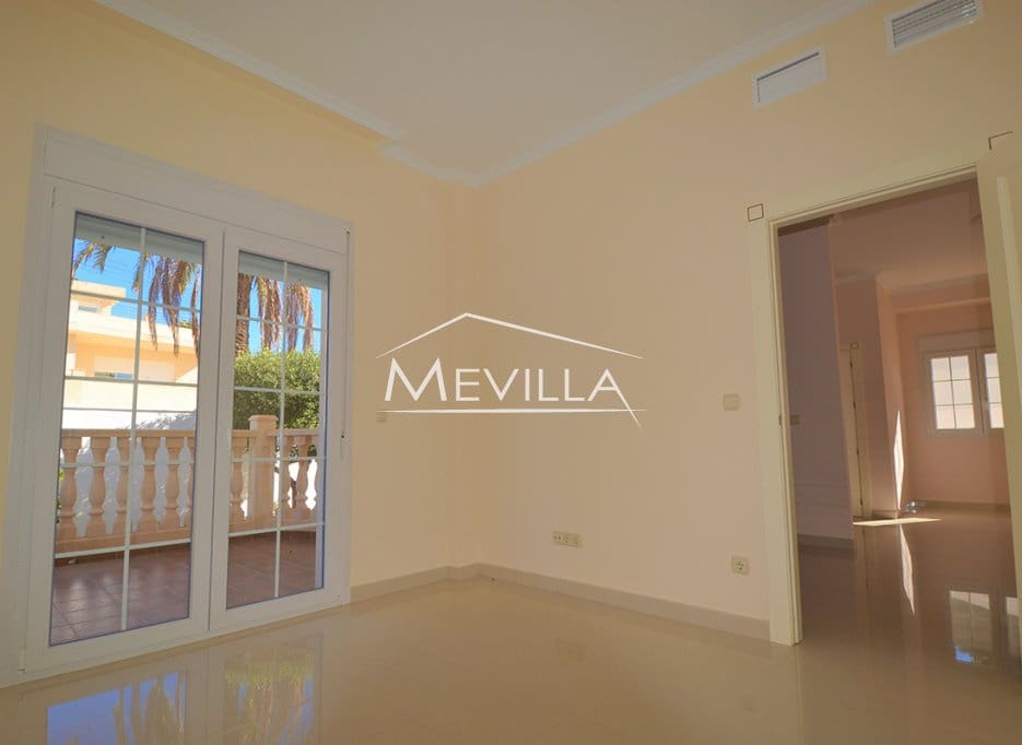 4 slaapkamer Villa te koop in Cabo Roig met zwembad garage - € 950.000 (Ref: 3233106)
