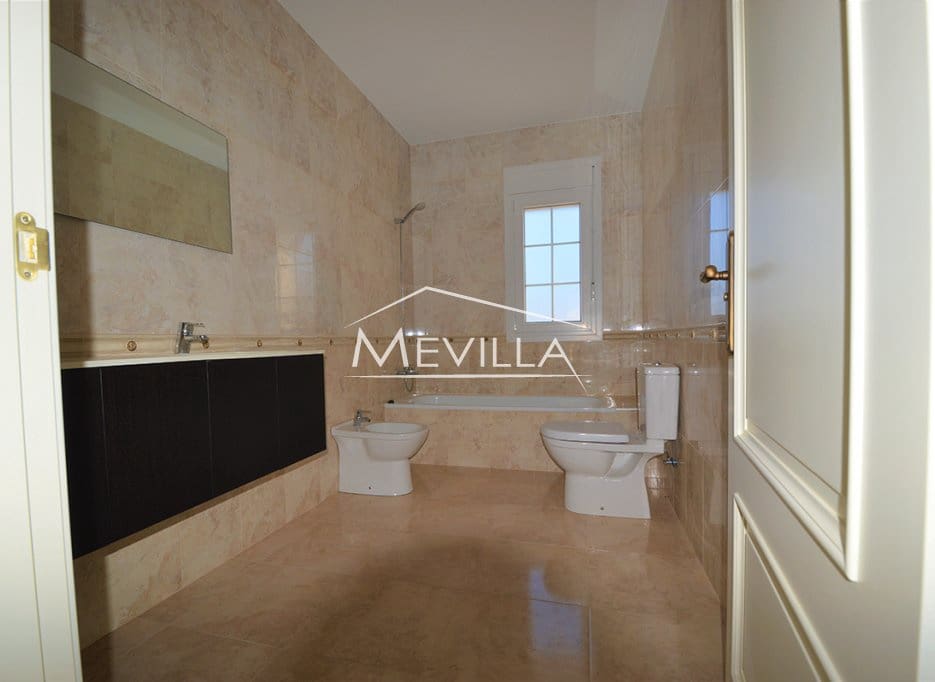 4 slaapkamer Villa te koop in Cabo Roig met zwembad garage - € 950.000 (Ref: 3233106)