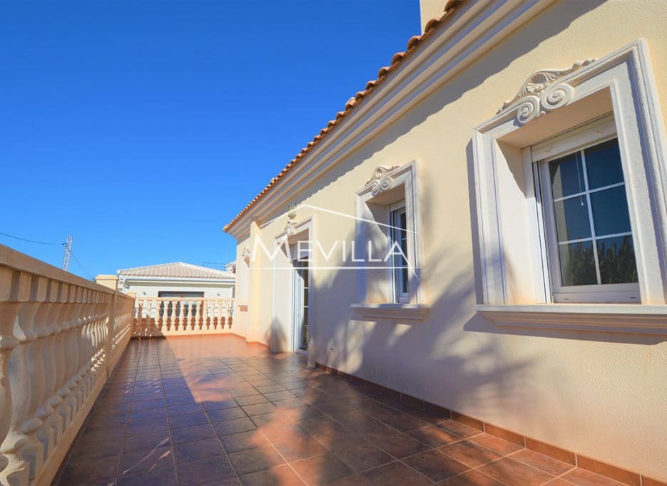 4 slaapkamer Villa te koop in Cabo Roig met zwembad garage - € 950.000 (Ref: 3233106)
