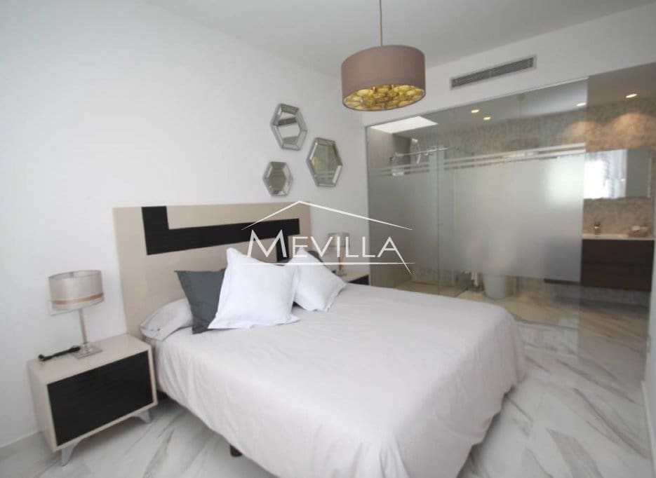 3 soveværelse Villa til salg i San Miguel de Salinas med swimmingpool garage - € 830.000 (Ref: 3712794)