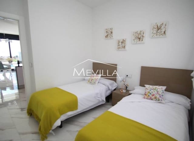 Chalet de 3 habitaciones en San Miguel de Salinas en venta con piscina garaje - 830.000 € (Ref: 3712794)