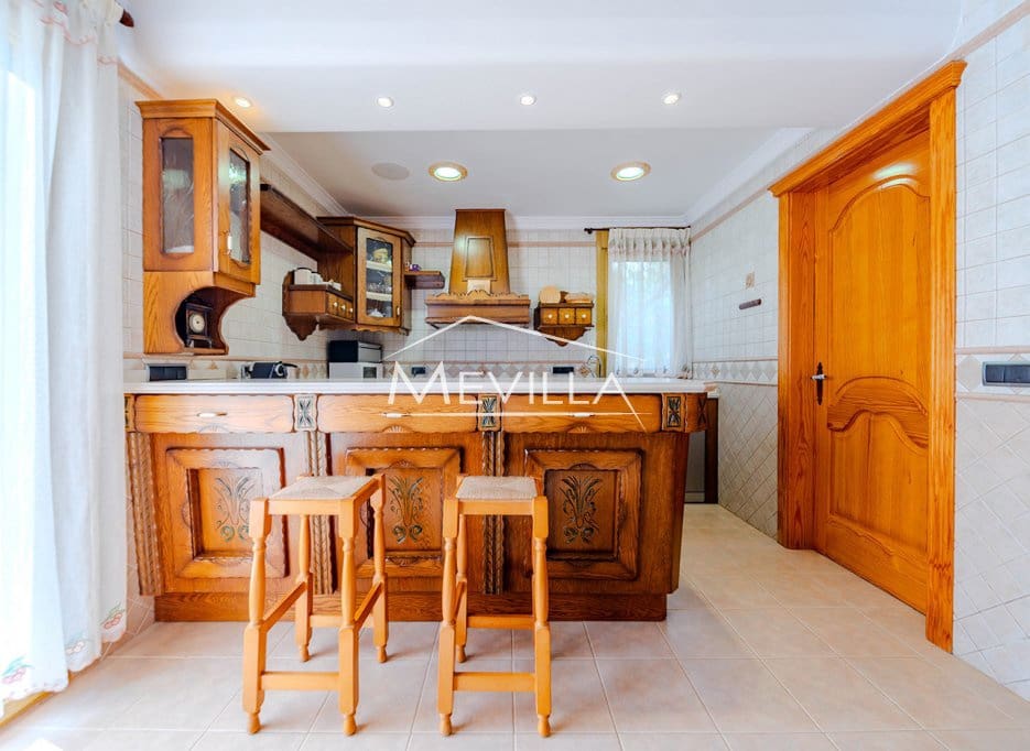 7 soveværelse Villa til salg i Campoamor med swimmingpool garage - € 1.350.000 (Ref: 3736185)