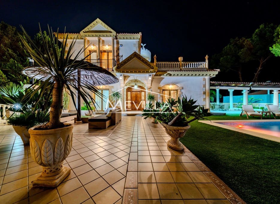 7 soveværelse Villa til salg i Campoamor med swimmingpool garage - € 1.350.000 (Ref: 3736185)