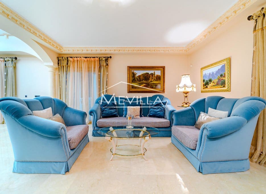 7 soveværelse Villa til salg i Campoamor med swimmingpool garage - € 1.350.000 (Ref: 3736185)