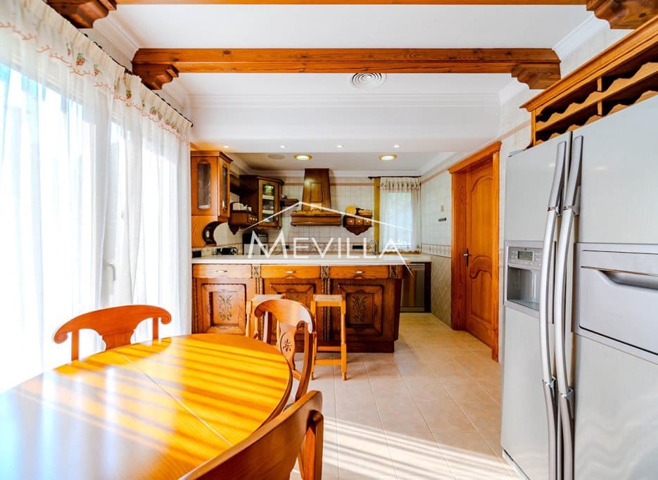 7 soveværelse Villa til salg i Campoamor med swimmingpool garage - € 1.350.000 (Ref: 3736185)