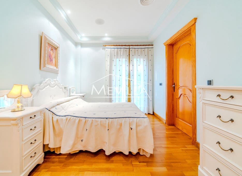 7 soveværelse Villa til salg i Campoamor med swimmingpool garage - € 1.350.000 (Ref: 3736185)