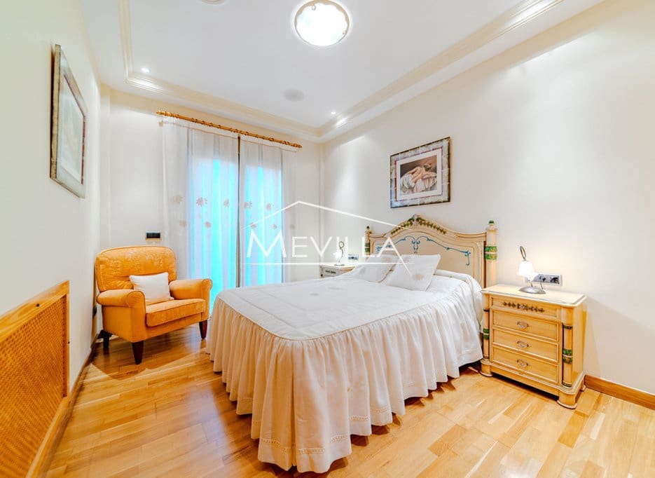 7 soveværelse Villa til salg i Campoamor med swimmingpool garage - € 1.350.000 (Ref: 3736185)