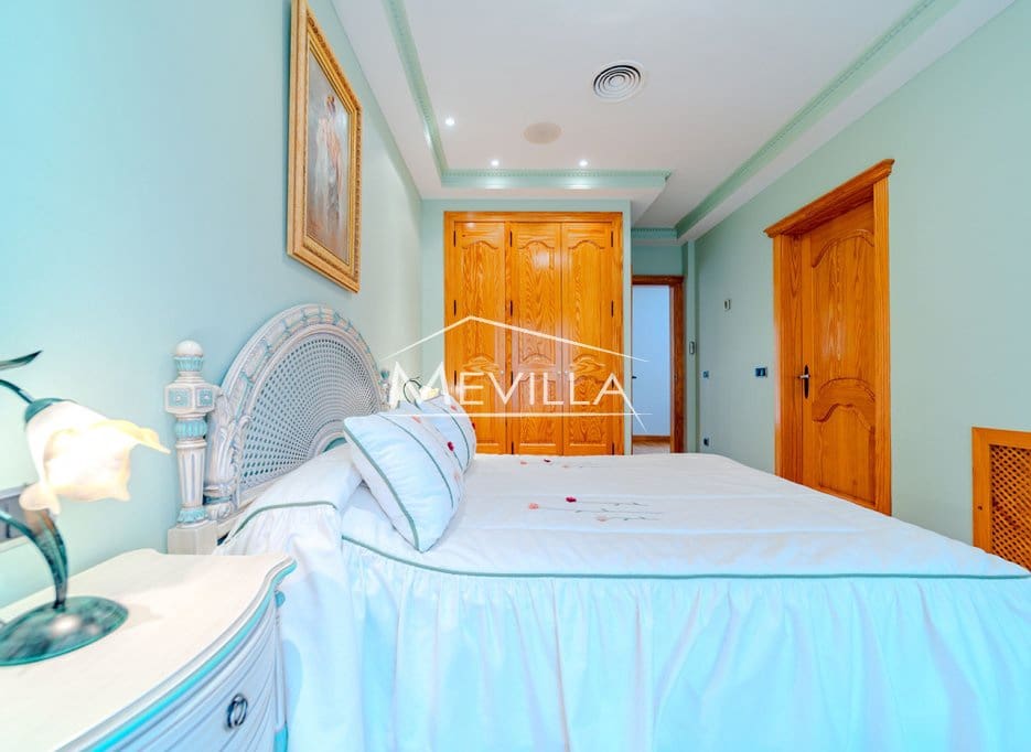 7 soveværelse Villa til salg i Campoamor med swimmingpool garage - € 1.350.000 (Ref: 3736185)