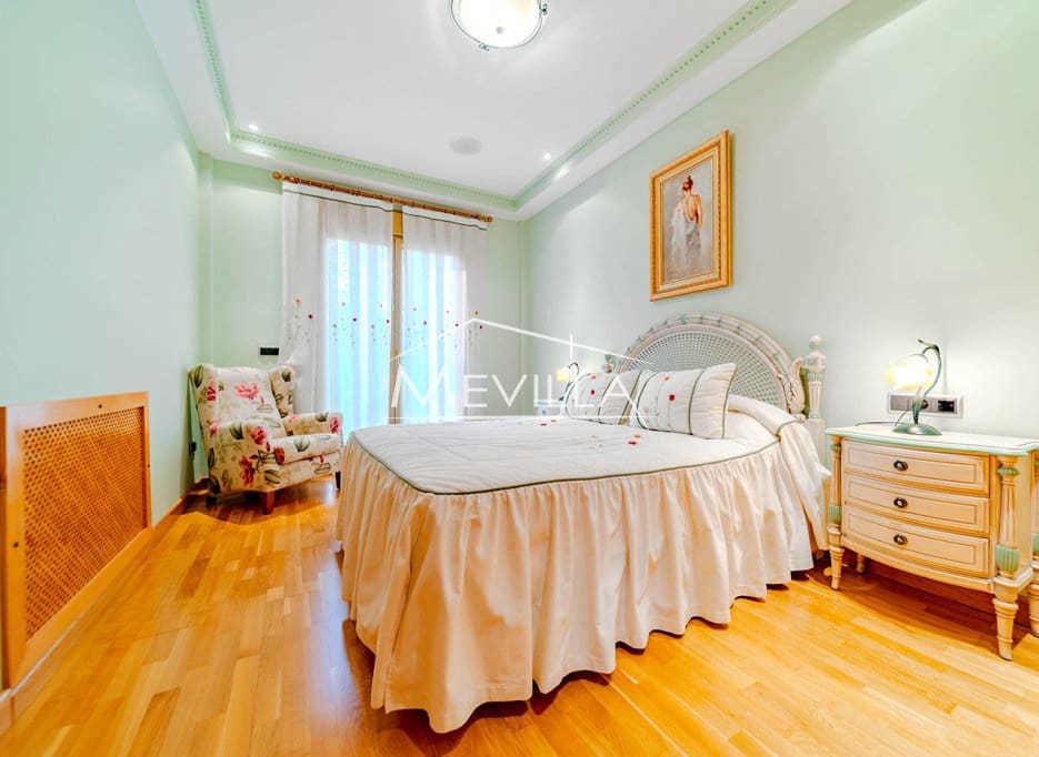 7 soveværelse Villa til salg i Campoamor med swimmingpool garage - € 1.350.000 (Ref: 3736185)