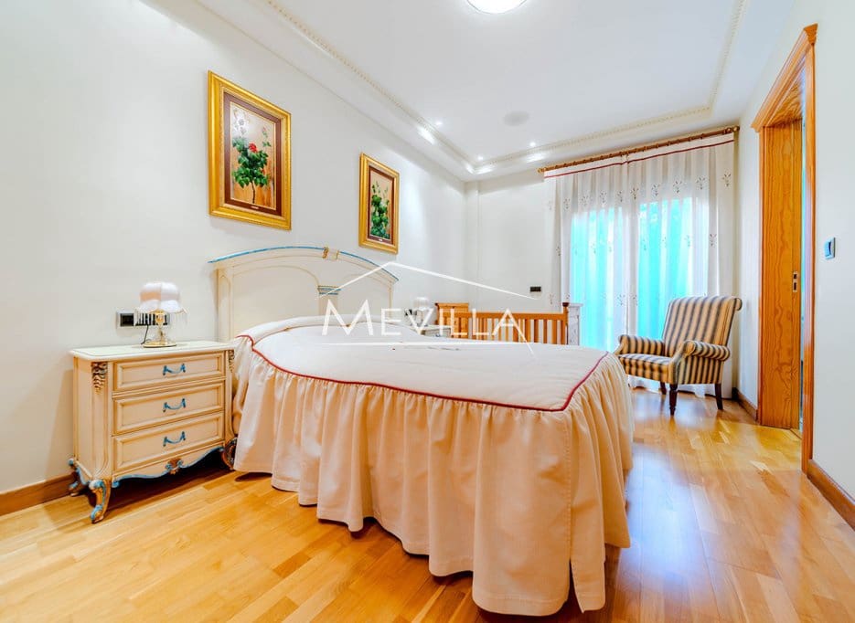 7 soveværelse Villa til salg i Campoamor med swimmingpool garage - € 1.350.000 (Ref: 3736185)