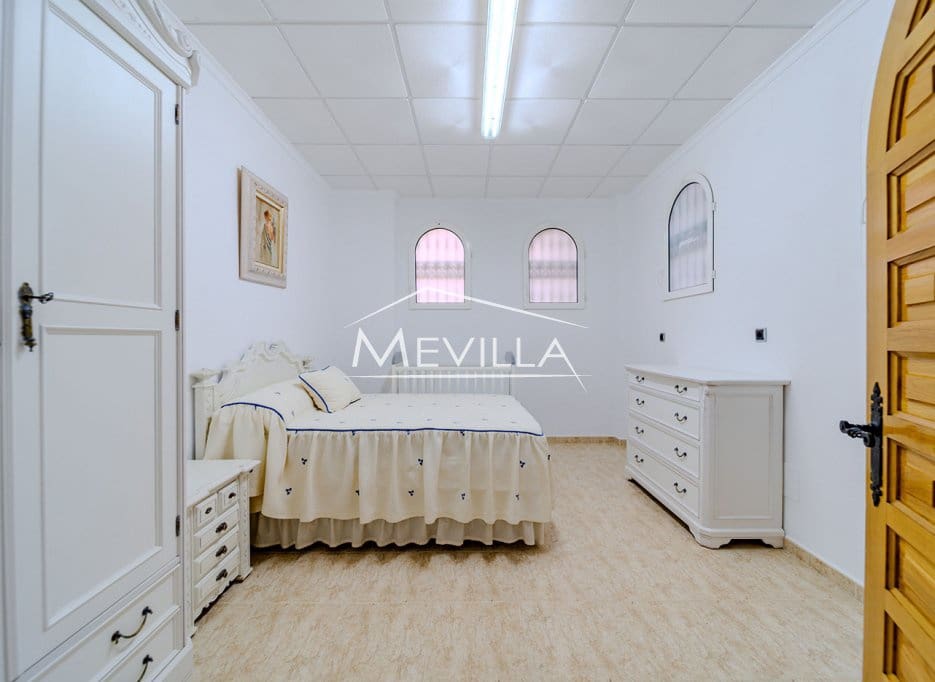 7 soveværelse Villa til salg i Campoamor med swimmingpool garage - € 1.350.000 (Ref: 3736185)