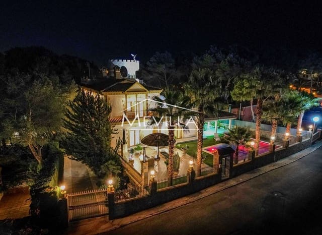 7 slaapkamer Villa te koop in Dehesa de Campoamor, Orihuela met zwembad garage - € 1.350.000 (Ref: 3736185)