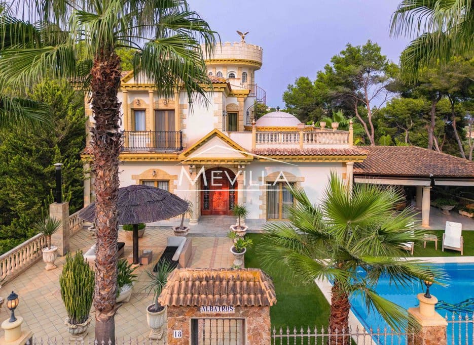 7 soveværelse Villa til salg i Campoamor med swimmingpool garage - € 1.350.000 (Ref: 3736185)