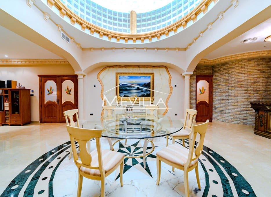 7 soveværelse Villa til salg i Campoamor med swimmingpool garage - € 1.350.000 (Ref: 3736185)