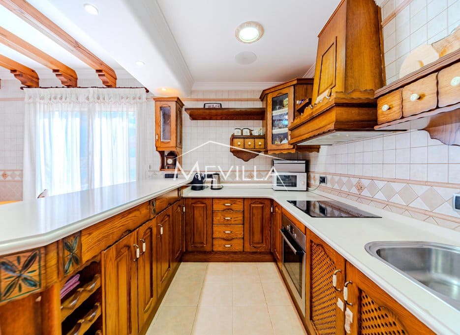 7 soveværelse Villa til salg i Campoamor med swimmingpool garage - € 1.350.000 (Ref: 3736185)