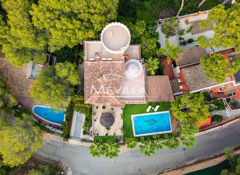 7 soveværelse Villa til salg i Campoamor med swimmingpool garage - € 1.350.000 (Ref: 3736185)