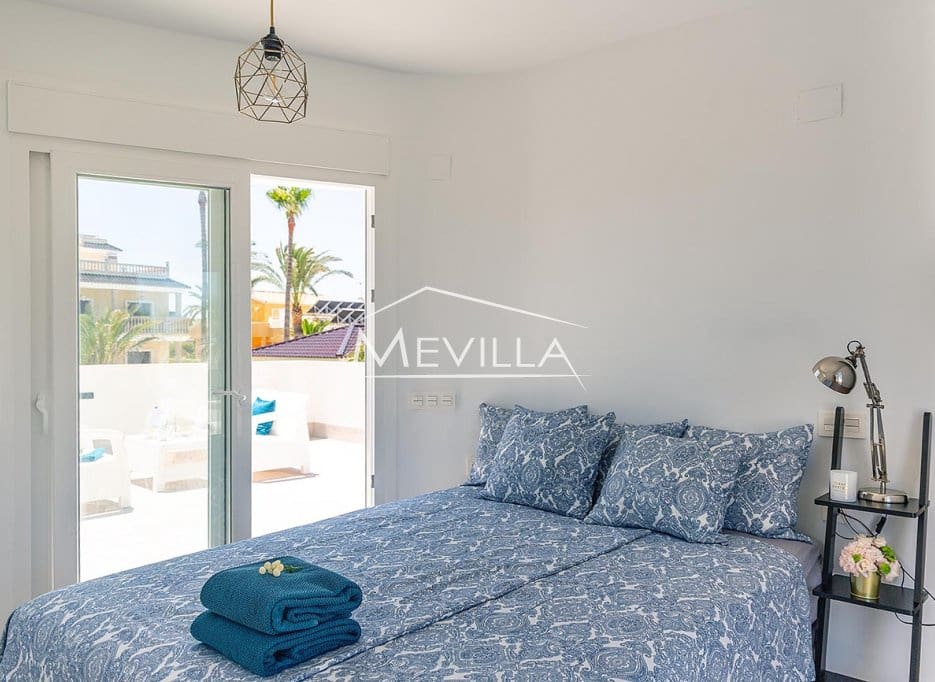 3 soverom Villa til salgs i Playa Flamenca med svømmebasseng garasje - € 940 000 (Ref: 6455502)