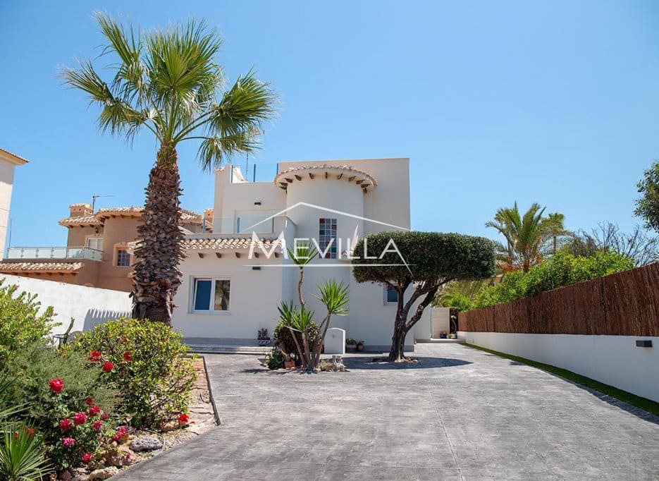 3 soverom Villa til salgs i Playa Flamenca med svømmebasseng garasje - € 940 000 (Ref: 6455502)