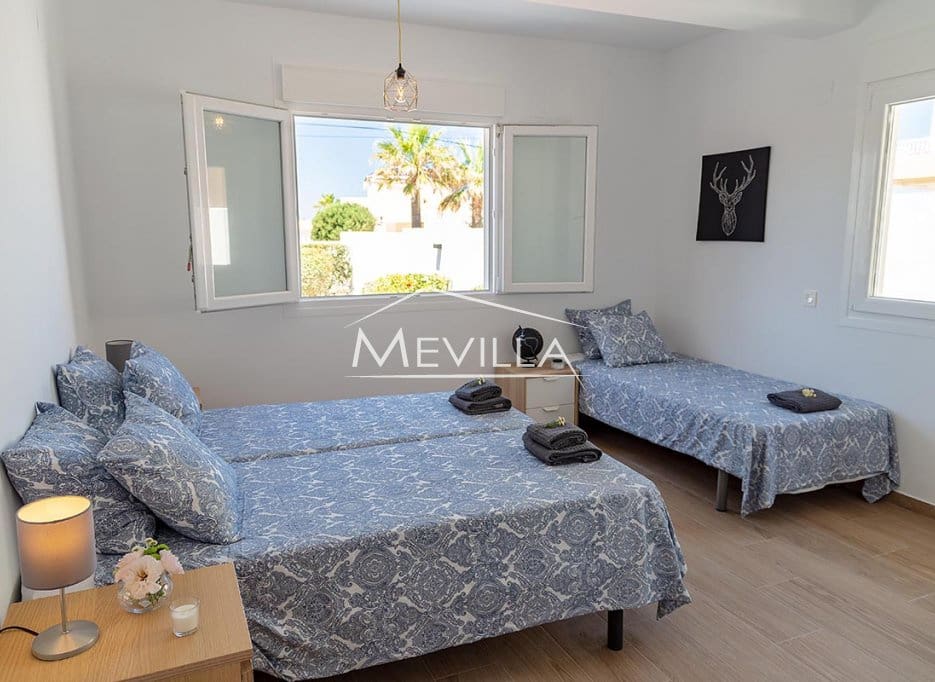 3 soverom Villa til salgs i Playa Flamenca med svømmebasseng garasje - € 940 000 (Ref: 6455502)
