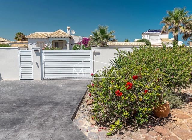 3 Zimmer Villa zu verkaufen in Playa Flamenca, Orihuela mit Pool Garage - 940.000 € (Ref: 6455502)