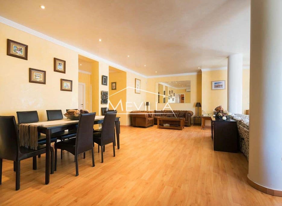 5 soveværelse Villa til salg i Cabo Roig med swimmingpool garage - € 1.250.000 (Ref: 6455539)